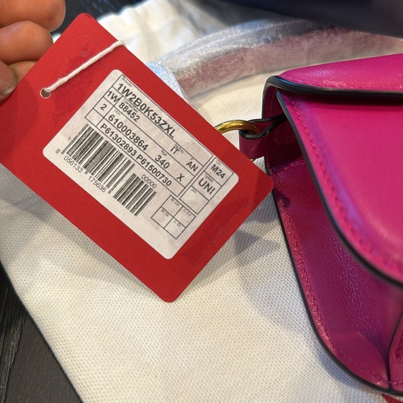 SOLD!!!! Valentino Garavani Small Loco Leather Shoulder bag NWT - Picture 6 of 12